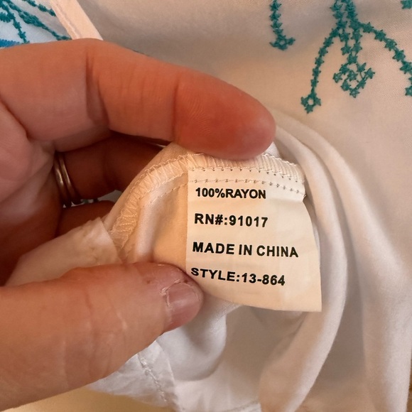 SOLITAIRE- Embroidered White Tunic Top - Picture 5 of 5